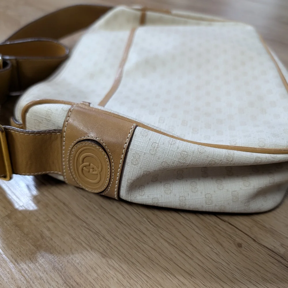 Gucci Crossbody - Picture 3 of 12